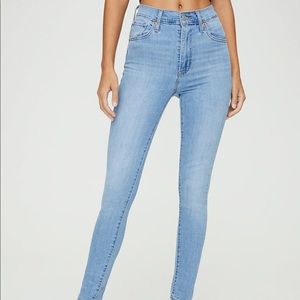 Levi’s mile high super skinny size 26